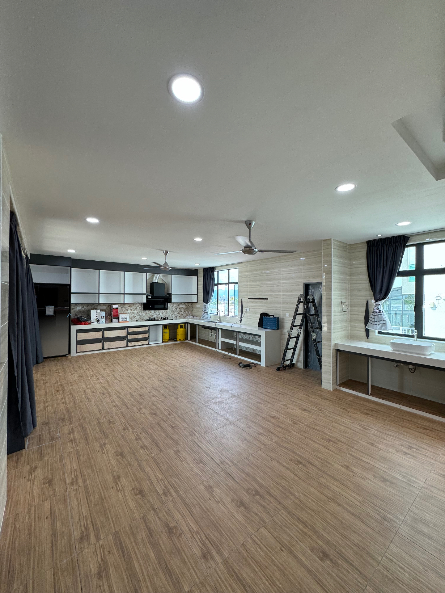 Kitchen & dry area fit-out