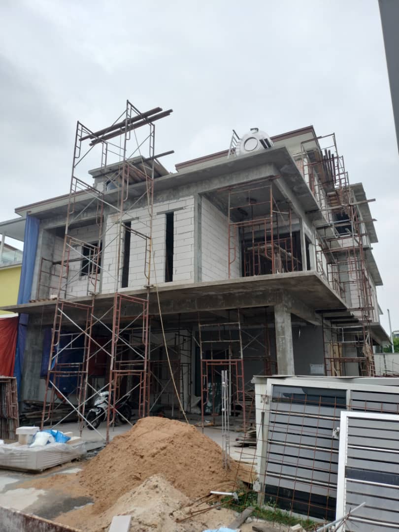 Two-storey house structural build